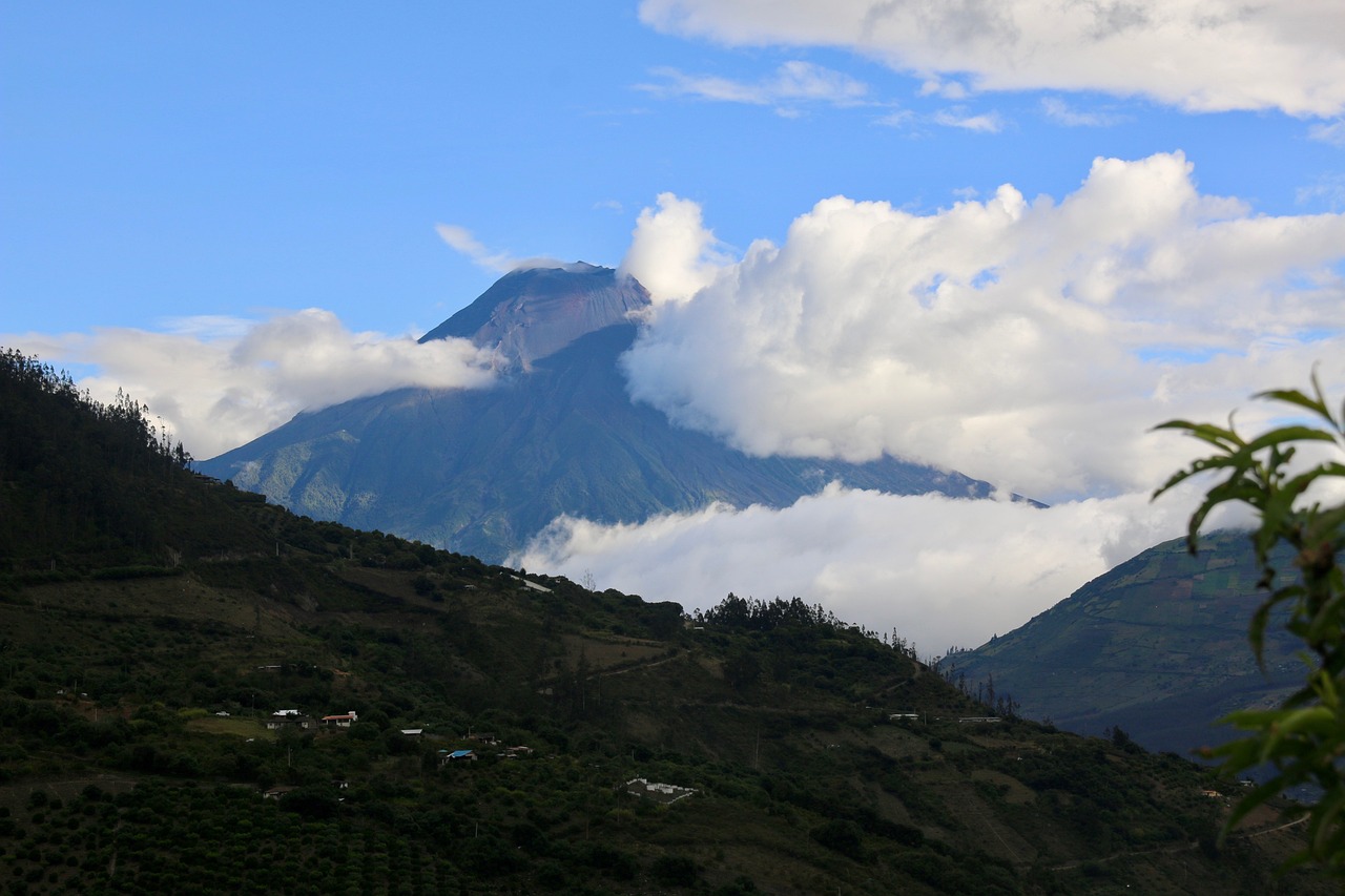 volcano-4079279_1280