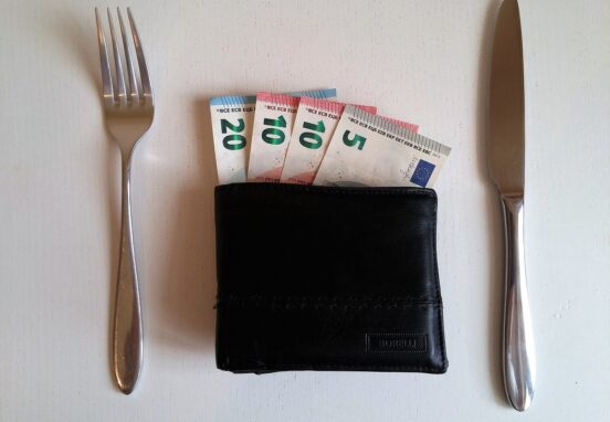 tipping, international tip guidelines, tipping in foreign countries